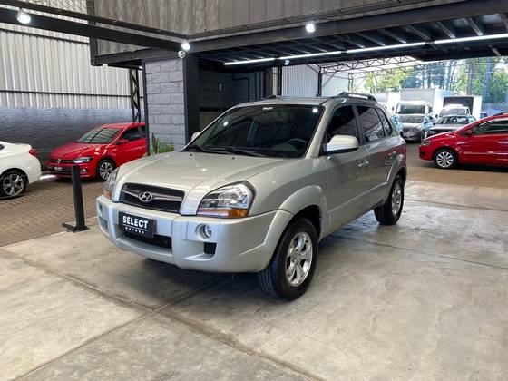 HYUNDAI TUCSON 2.0 MPFI GLS 16V 143CV 2WD GASOLINA 4P AUTOMÁTICO HYUNDAI TUCSON 2.0 MPFI GLS 16V 143CV 2WD GASOLINA 4P AUTOMÁTICO